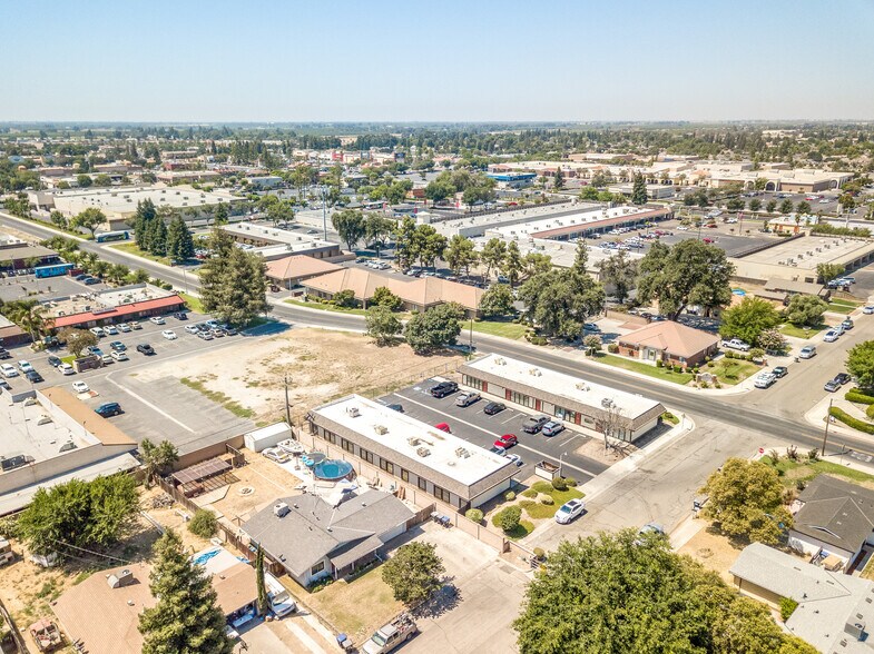 More Photos Of 3200 S Fairway St, Visalia Office For Lease
