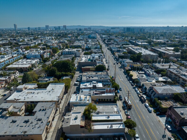 More Photos Of 908-910 N La Cienega Blvd, Los Angeles Storefront Retail Office For Sale