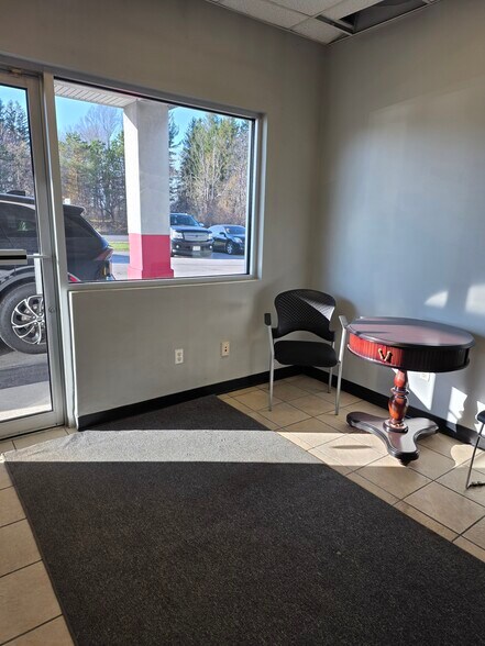 More Photos Of 5967 Robinson Rd, Lockport Auto Dealership For Lease