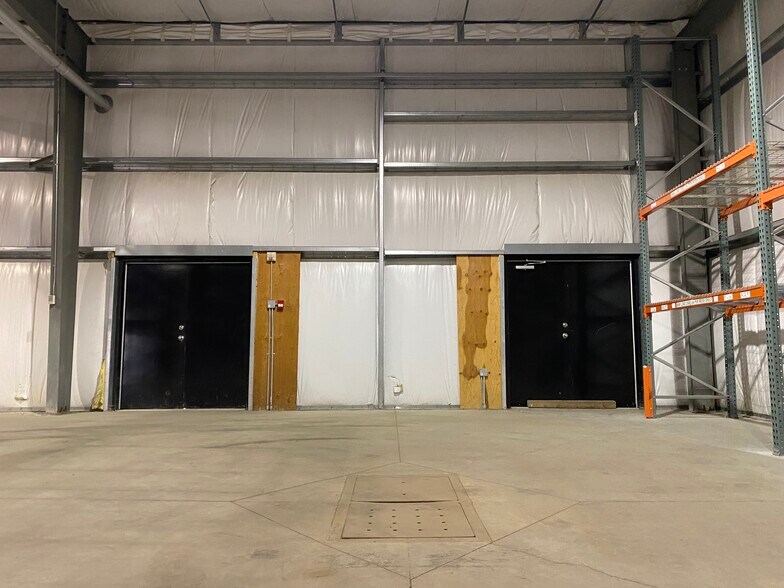 More Photos Of 11129 83rd Ave, Fort Saskatchewan Warehouse For Sale