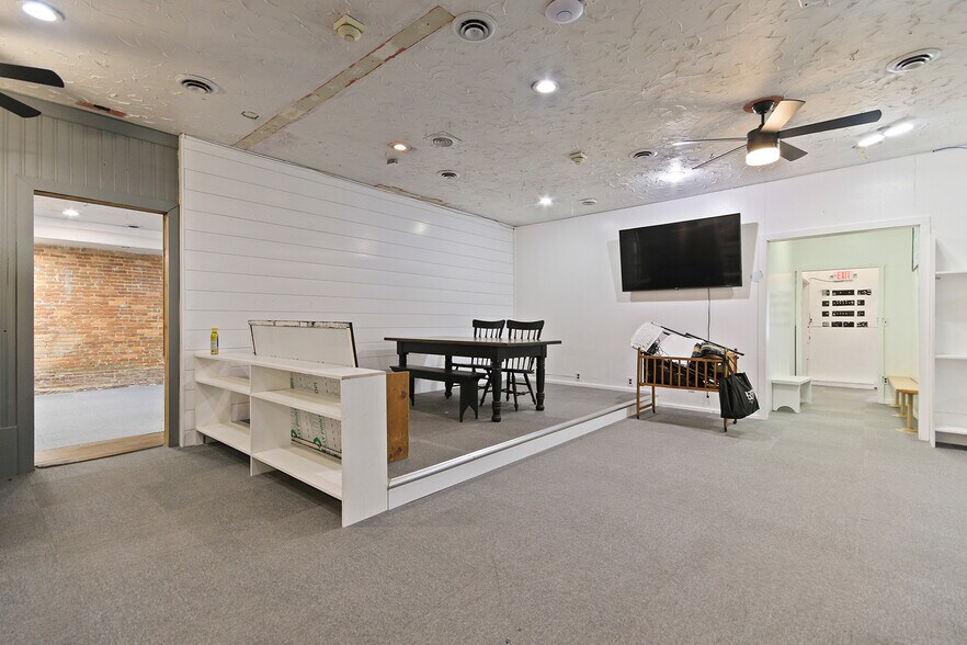 More Photos Of 105 Coal st, Mexico Specialty For Sale