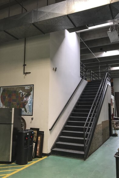 More Photos Of 4850-4860 Ward Rd, Wheat Ridge Flex For Lease