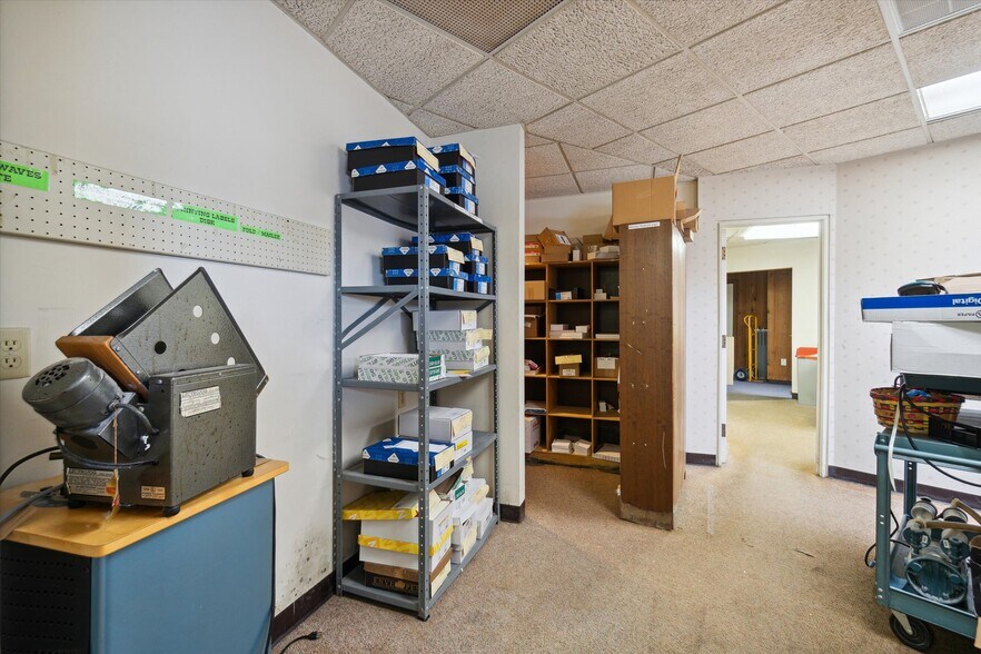 More Photos Of 4414 Bay Rd, Saginaw Storefront Retail Office For Sale