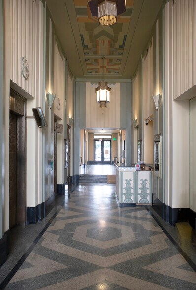 More Photos Of 5400-5420 Wilshire Blvd, Los Angeles Loft Creative Space For Lease