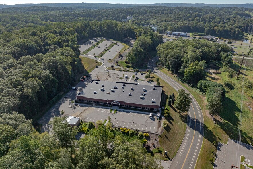 More Photos Of 111 Park Ridge Rd, Brookfield Light Manufacturing For Sale