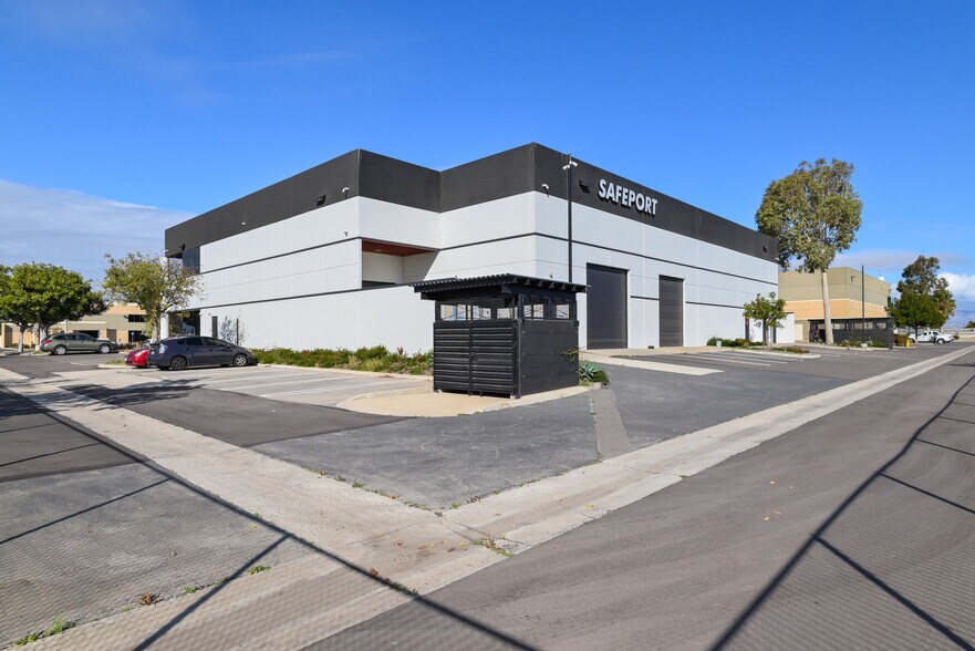 More Photos Of 2150 N Trabajo Dr, Oxnard Warehouse For Lease