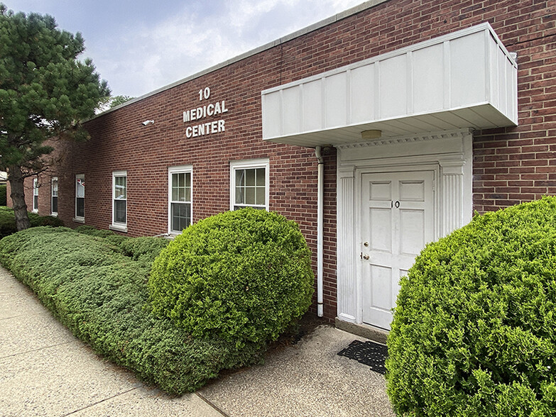 Primary Photo Of 10 Zabriskie St, Hackensack Office For Lease