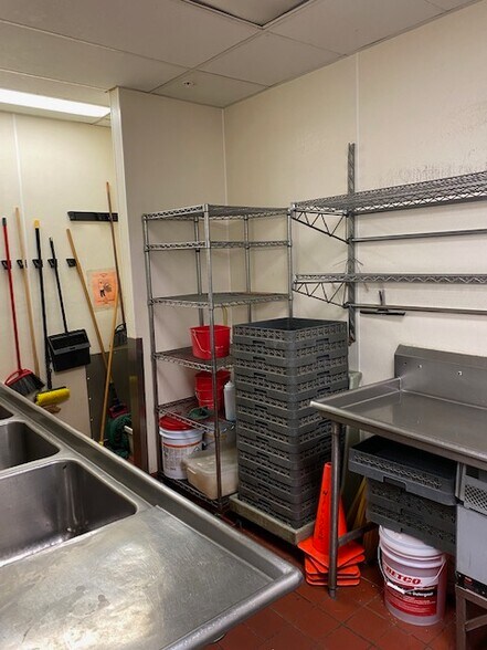 More Photos Of 3315 10th Ave S, Great Falls Restaurant For Sale