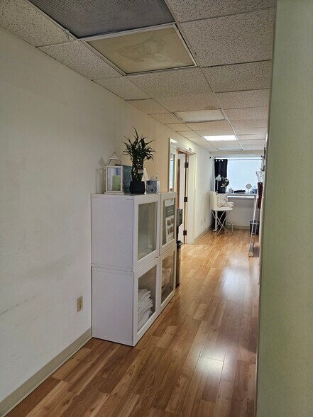 More Photos Of 4450 Capitola Rd, Capitola Office For Lease