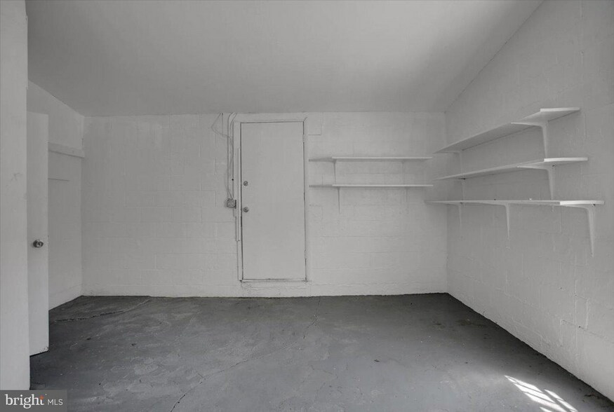 More Photos Of 20 E Washington St, Hagerstown Storefront Retail Residential For Lease