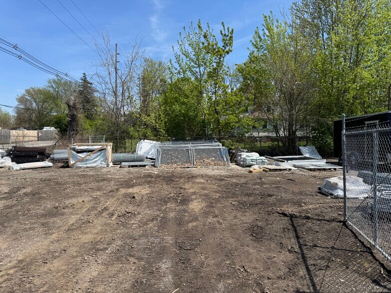 More Photos Of 805-809 E Perkins Rd, Urbana General Retail For Lease