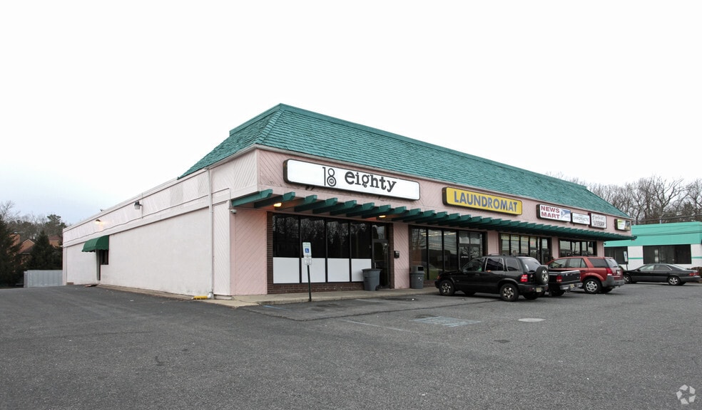 More Photos Of 1880 W County Line Rd, Lakewood Storefront For Sale