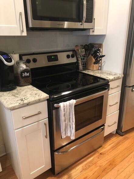 More Photos Of 1110 South St, Philadelphia Storefront Retail Residential For Sale