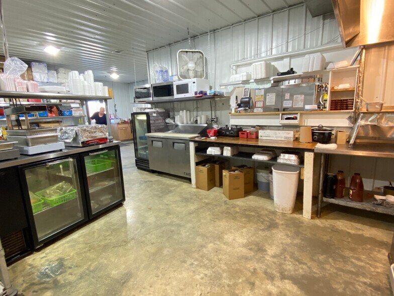 More Photos Of 5 Jo Jo St, Hardy Restaurant For Sale