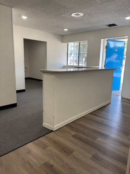 More Photos Of 5920 Rosebud Ln, Sacramento Warehouse For Sale