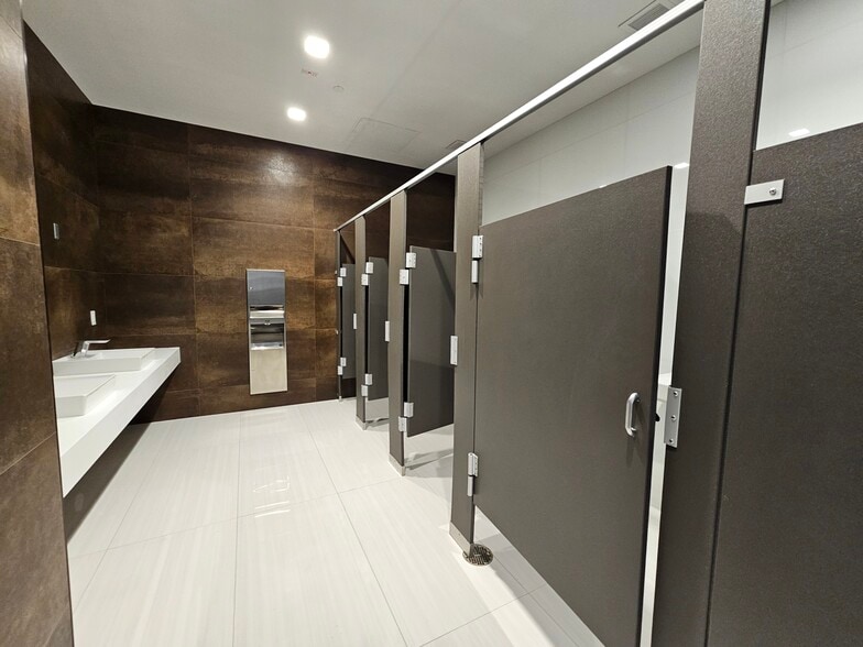 More Photos Of 1000-1100 E Hallandale Beach Blvd, Hallandale Beach Office For Lease