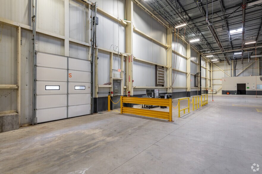 More Photos Of 121 Technology Dr, Durham Unknown For Lease