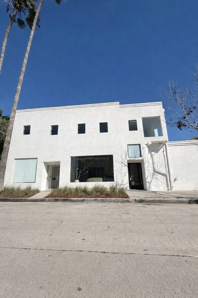 More Photos Of 304 N Harper Ave, Los Angeles Storefront Retail Office For Lease