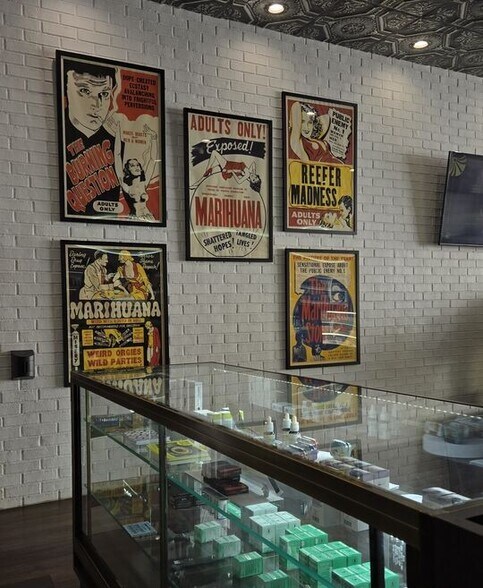 More Photos Of 14000 Ventura Blvd, Sherman Oaks Freestanding For Sale