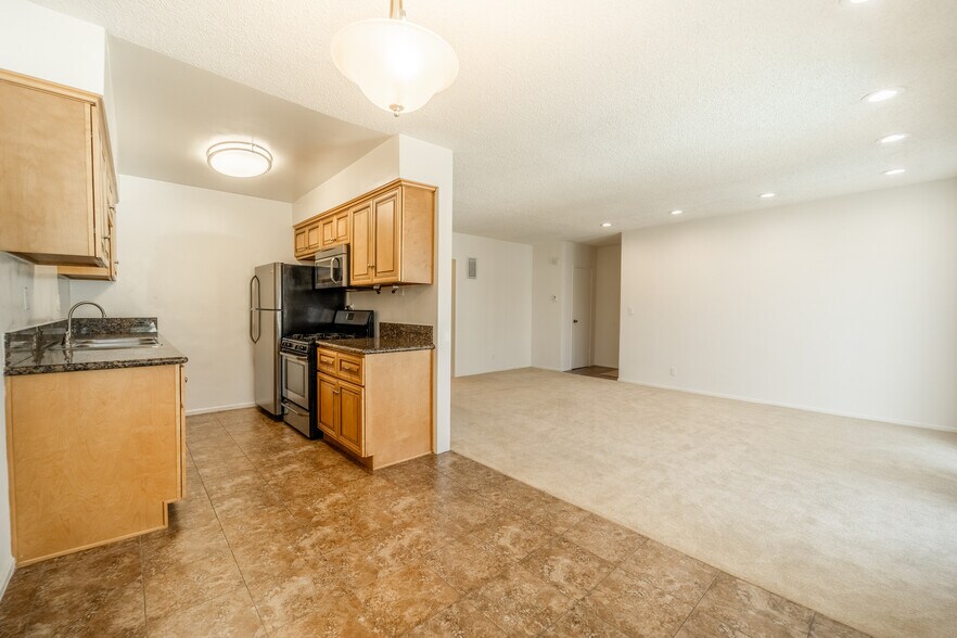 More Photos Of 780 Earlham St, Pasadena Apartments For Sale