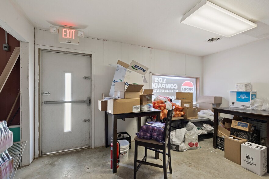 More Photos Of 143 E Main St, Fordland General Retail For Sale