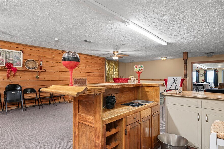 More Photos Of 78 Chestnut Hill Rd, Crossville Freestanding For Sale