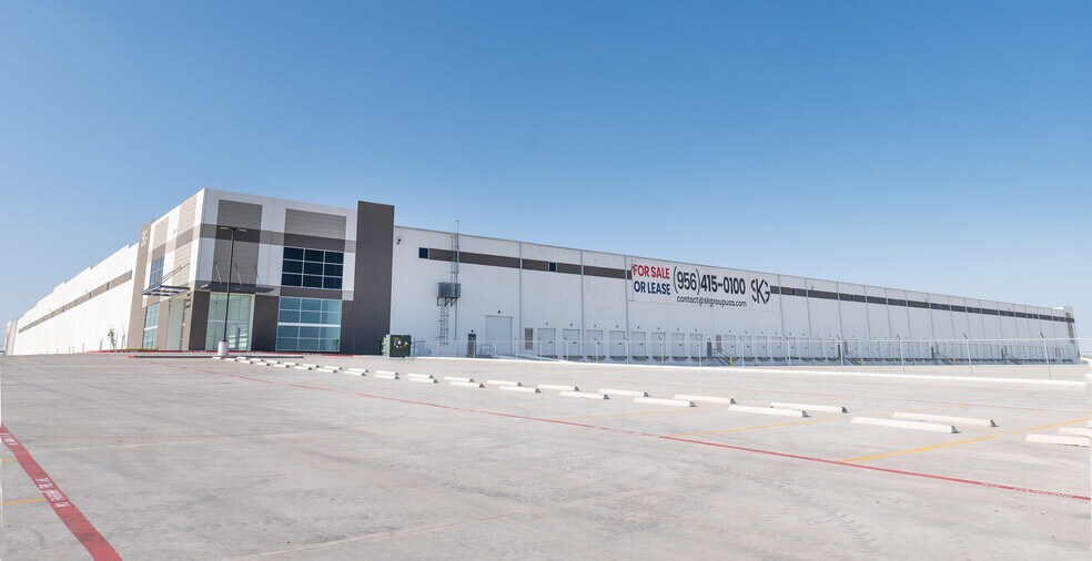 More Photos Of 1017 Northway Ln, Laredo Distribution For Lease