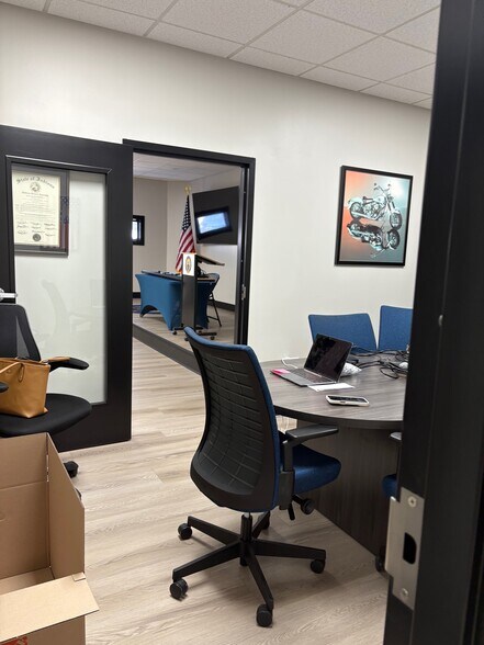 More Photos Of 1415 Shelby St, Indianapolis Office For Sale