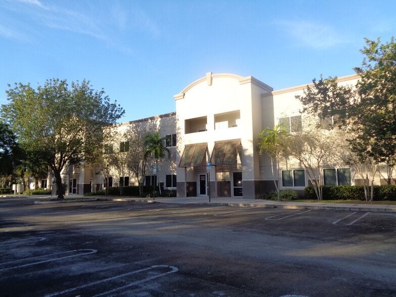 More Photos Of 3924-3960 Coral Ridge Dr, Coral Springs Showroom For Sale