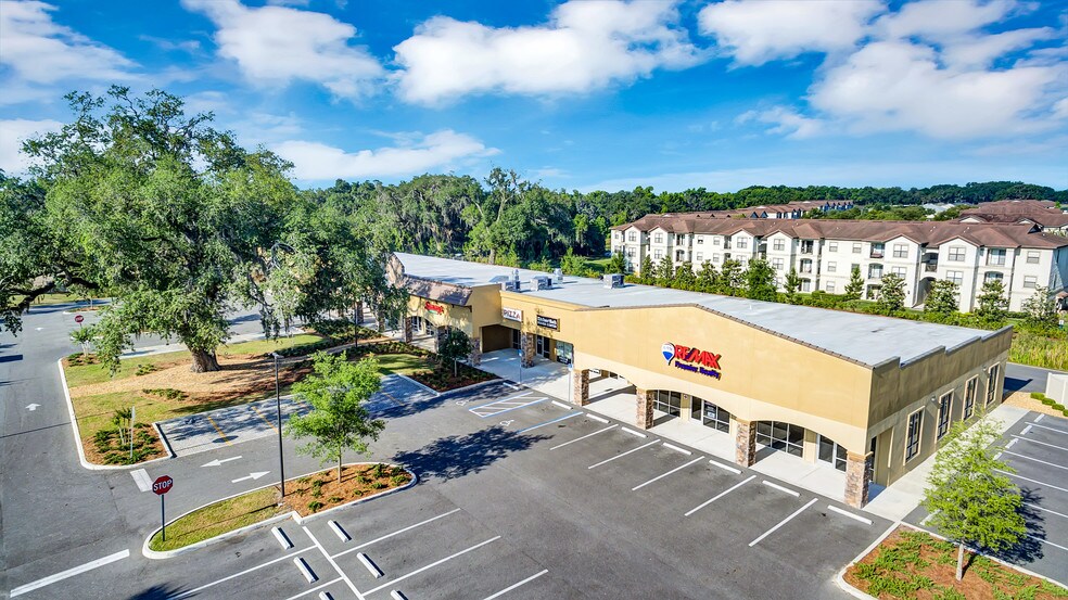 More Photos Of 9668 N US Highway 301, Wildwood Storefront Retail Office For Lease