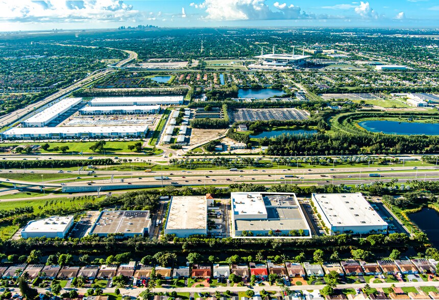 More Photos Of 7451 Riviera Blvd, Miramar Self Storage For Lease