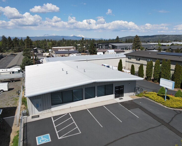 More Photos Of 635 SE Business Way, Bend Showroom For Sale