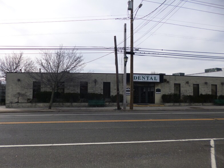 More Photos Of 258 E Meadow Ave, East Meadow Office For Sale