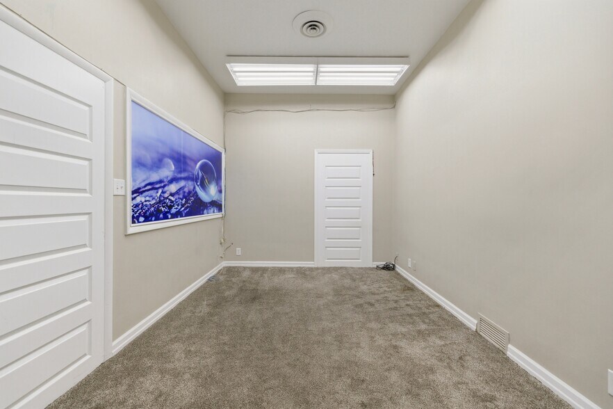 More Photos Of 325 W Main St, Lebanon Office Residential For Sale