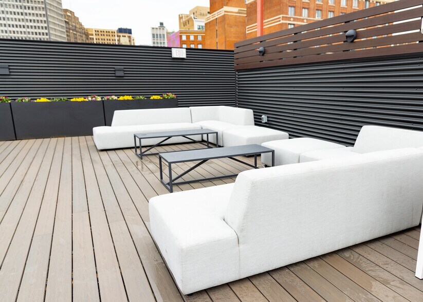 More Photos Of 1020 Bolivar Rd, Cleveland Office For Lease