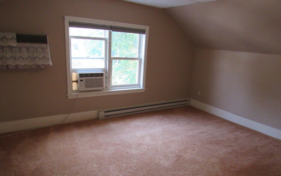 More Photos Of 12 Lindell Ave, Leominster General Retail For Sale