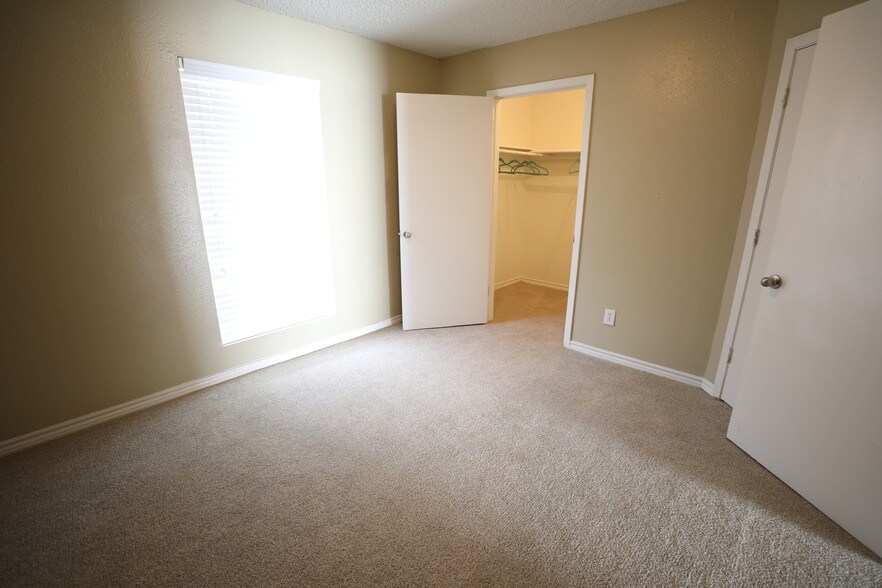 More Photos Of 701 Preston, Pasadena Apartments For Sale