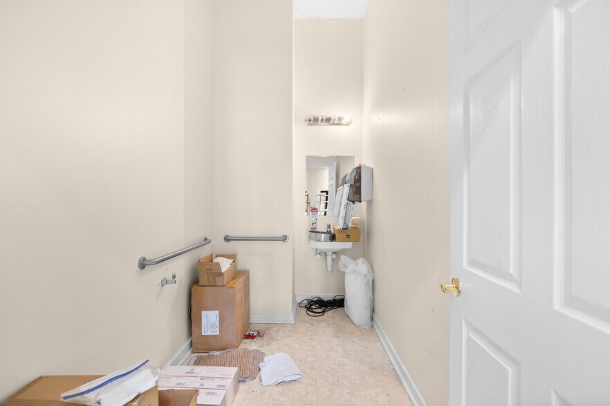 More Photos Of 11871 Plaza Dr, Murrells Inlet Office For Lease