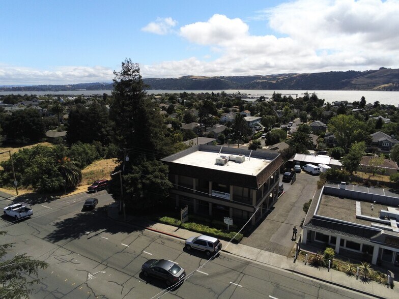 More Photos Of 302-308 Military, Benicia Medical For Sale