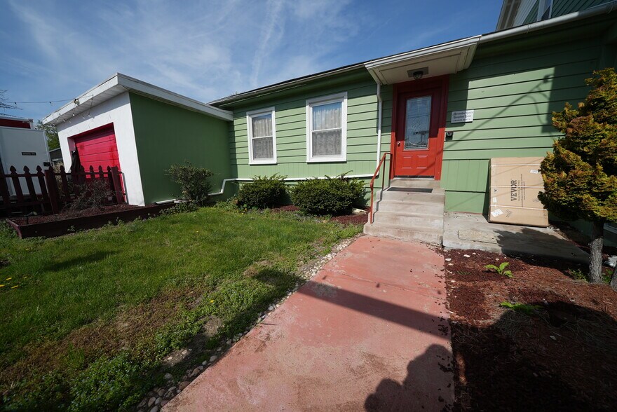 More Photos Of 5704 Allentown Pike, Reading Bank For Sale