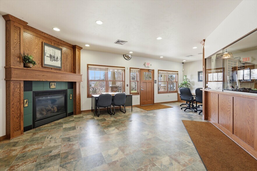 More Photos Of 312 N 5th Ave, Sturgeon Bay Office For Sale