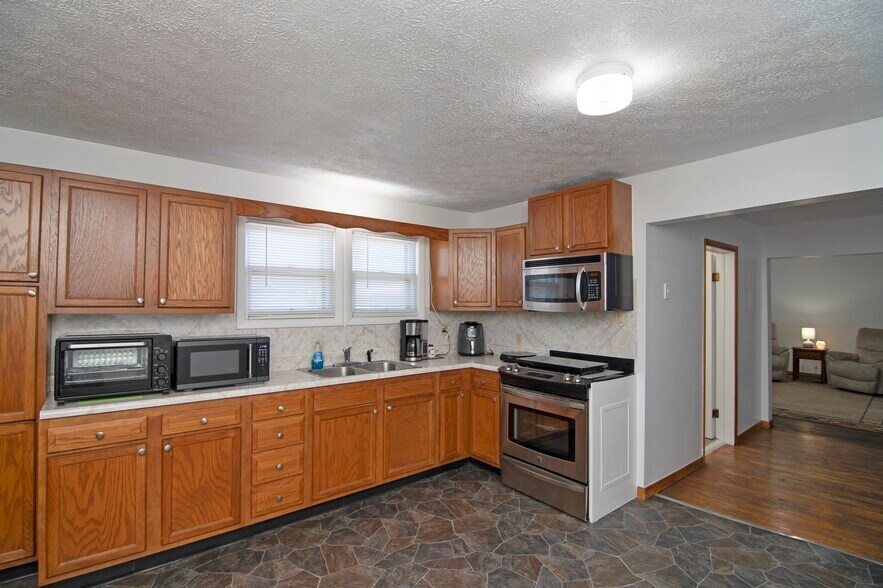 More Photos Of 439 Main Street, Rainelle Storefront Retail Residential For Sale