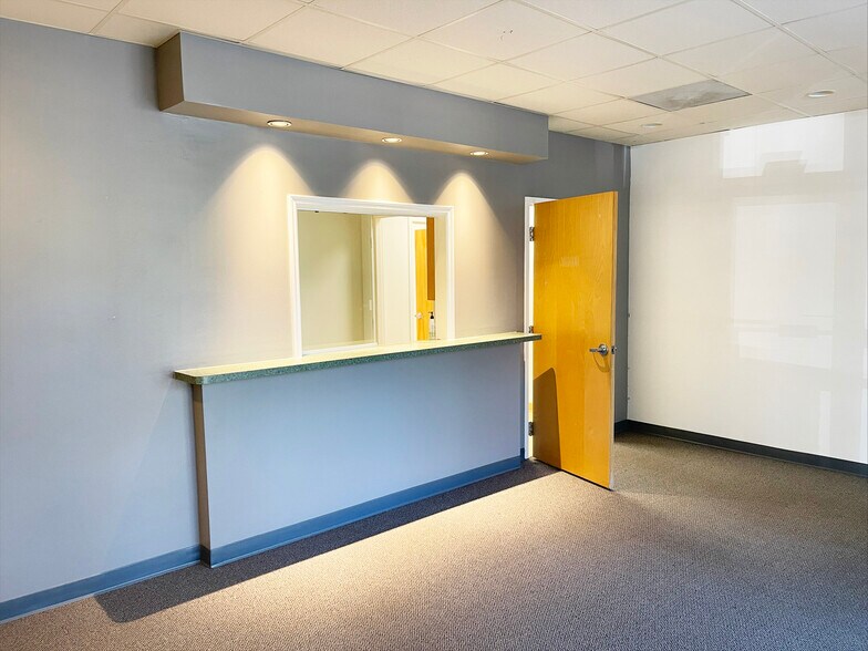 More Photos Of 3030 Ashley Town Center Dr, Charleston Office For Lease