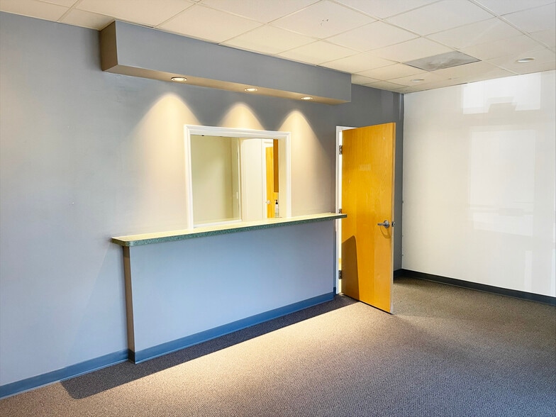 More Photos Of 3030 Ashley Town Center Dr, Charleston Office For Lease
