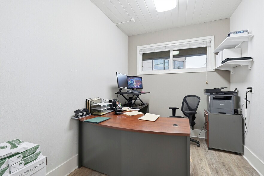 More Photos Of 12720 SW Pacific Hwy, Tigard General Retail For Sale