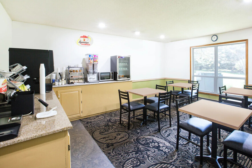 More Photos Of 3086 220th St, Williams Hotel For Sale