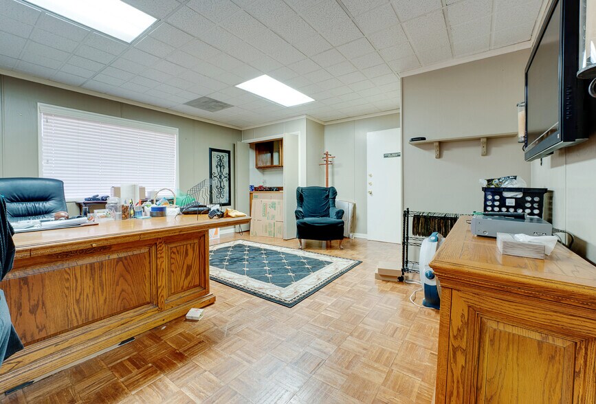 More Photos Of 1344 W 6th St, Corona Office For Sale