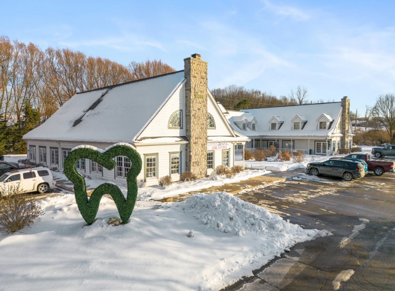 More Photos Of 2287-2301 S Milford Rd, Highland Township Office For Sale