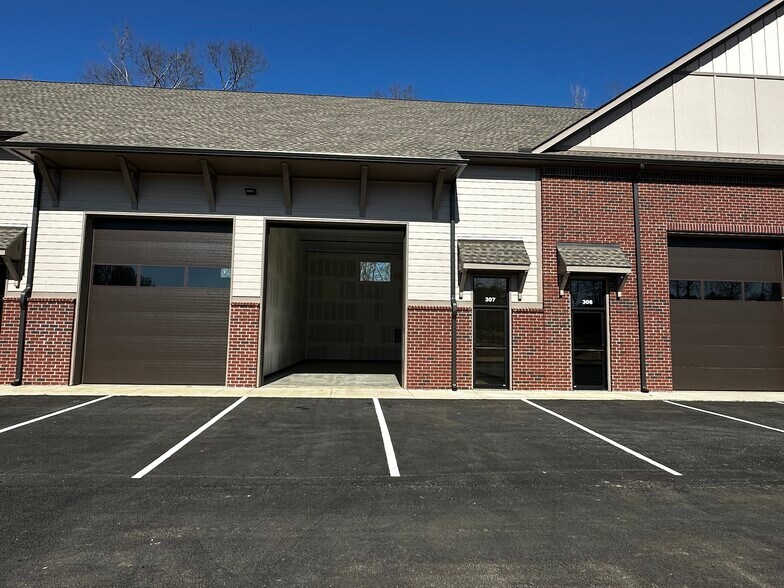 More Photos Of 3770 Francis Cir, Alpharetta Warehouse For Sale