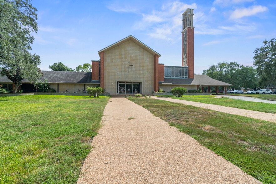 More Photos Of 3511 Linkwood Dr, Houston Religious Facility For Sale